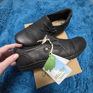 Earth Origins Tasha Leather Slip On Shoes NWT Womens Size 10 Wide